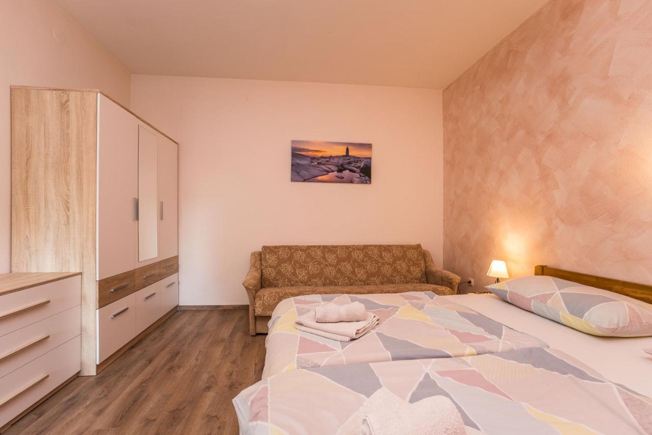 Guest House Malenica Sukošan Εξωτερικό φωτογραφία
